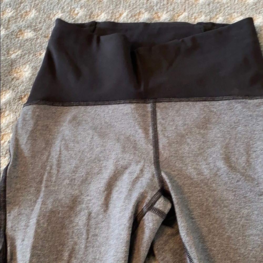 Lulemom crop leggings gray and black